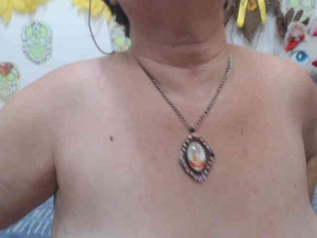 LADYQUEEN520 webcam
