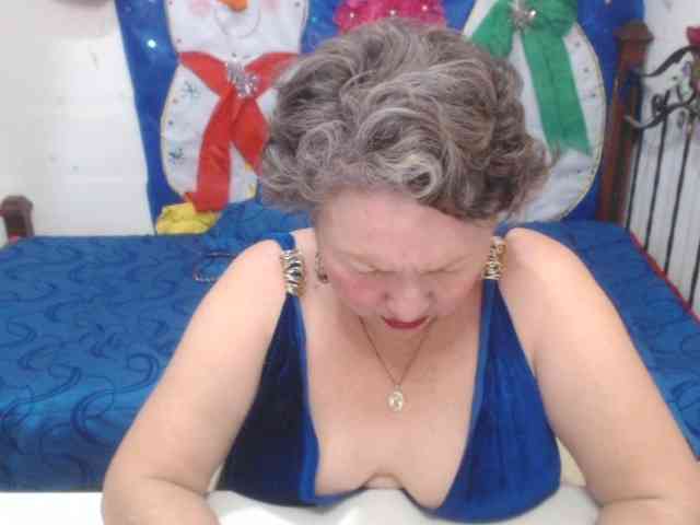 LADYQUEEN520 LADYQUEEN520