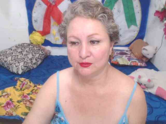 LADYQUEEN520 webcam