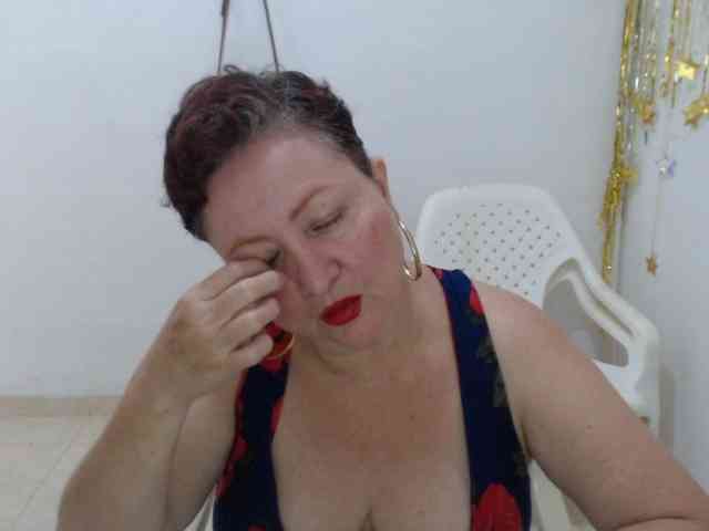 LADYQUEEN520 webcam