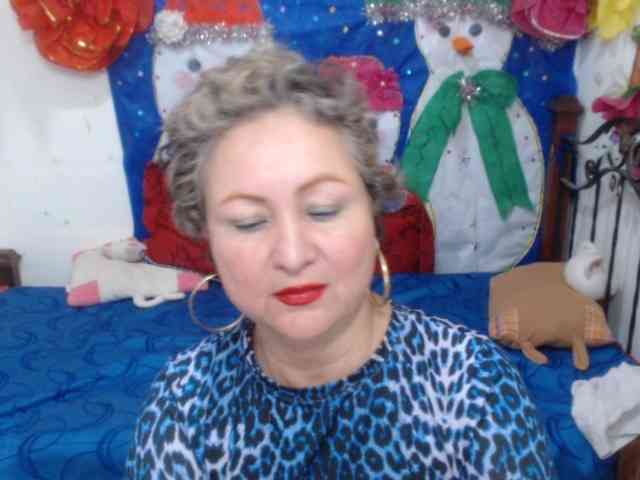 LADYQUEEN520 LADYQUEEN520