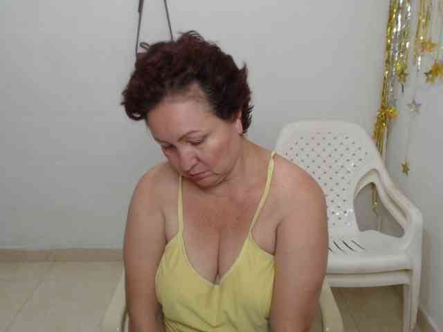LADYQUEEN520 webcam