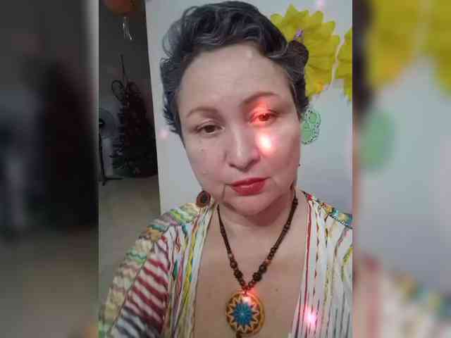 LADYQUEEN520 webcam