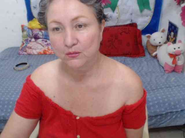 LADYQUEEN520 Live Webcam on {site_name}