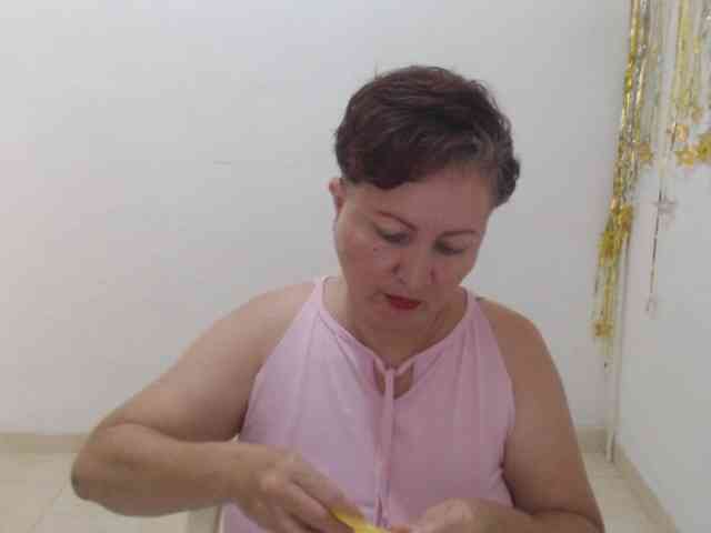 LADYQUEEN520 webcam