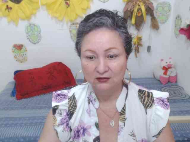 LADYQUEEN520 webcam