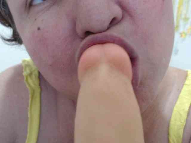 LADYQUEEN520 webcam