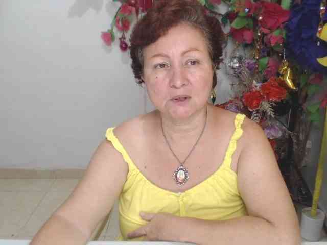 LADYQUEEN520 webcam