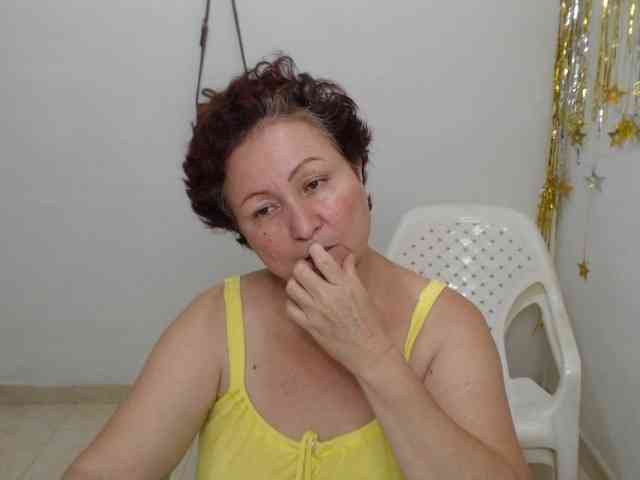 LADYQUEEN520 webcam