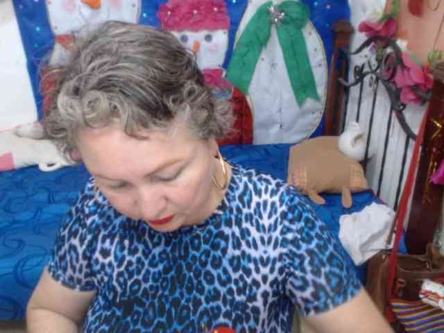 LADYQUEEN520 LADYQUEEN520