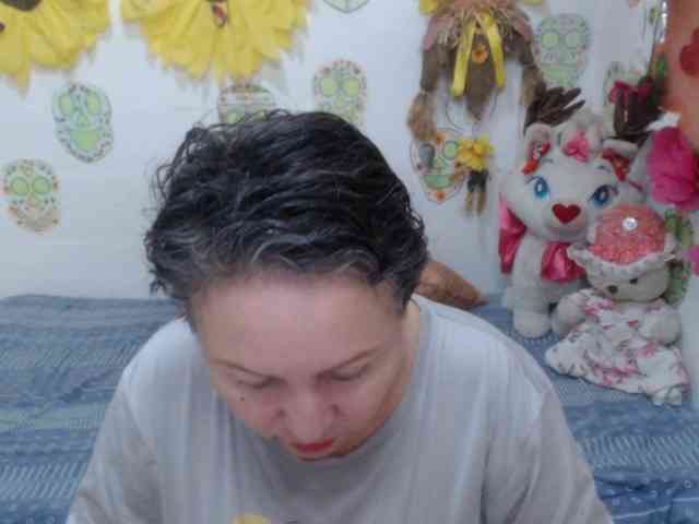 LADYQUEEN520 LADYQUEEN520