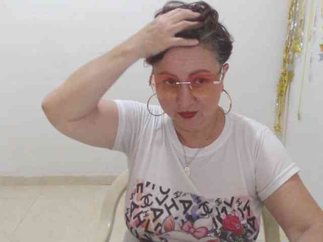 LADYQUEEN520 webcam