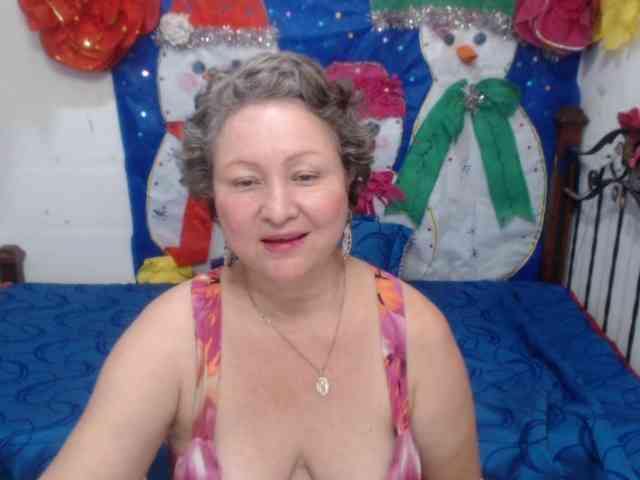 LADYQUEEN520 LADYQUEEN520