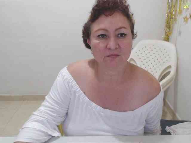 LADYQUEEN520 webcam