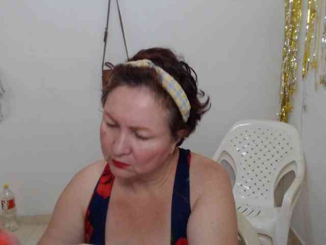 LADYQUEEN520 webcam