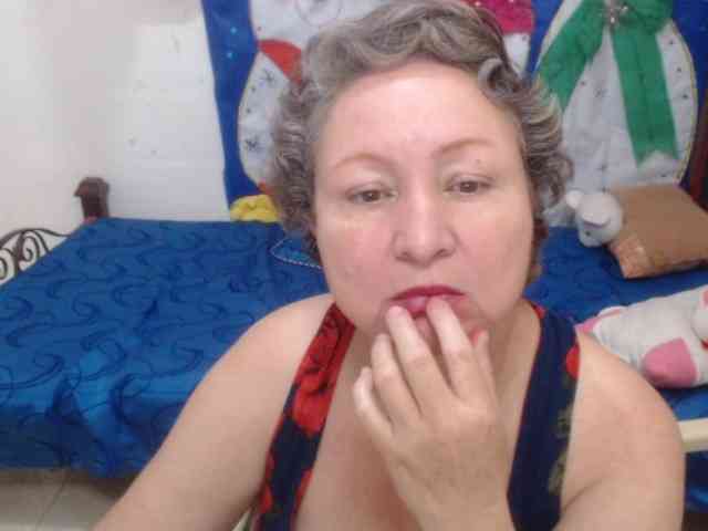 LADYQUEEN520 LADYQUEEN520