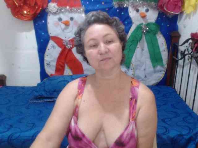 LADYQUEEN520 LADYQUEEN520