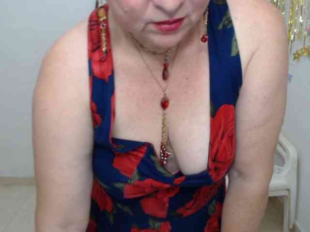 LADYQUEEN520 webcam