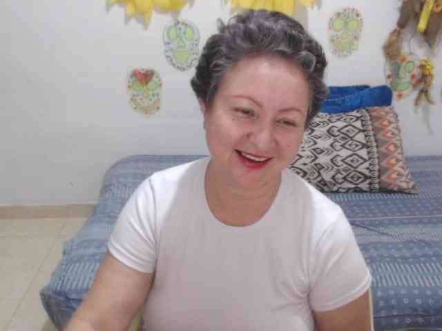 LADYQUEEN520 webcam