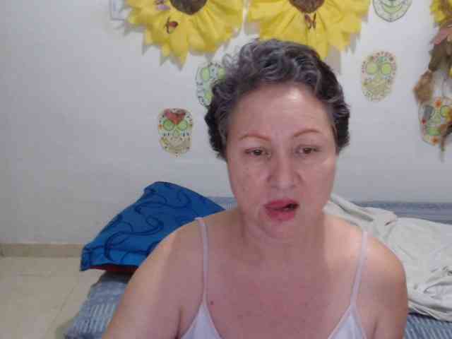 LADYQUEEN520 webcam