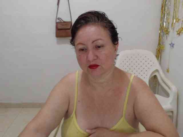 LADYQUEEN520 webcam
