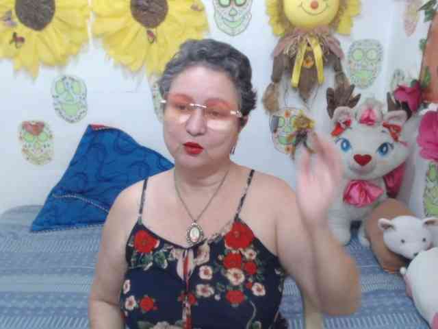 LADYQUEEN520 webcam
