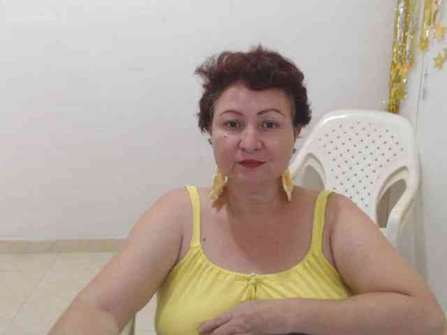 LADYQUEEN520 webcam