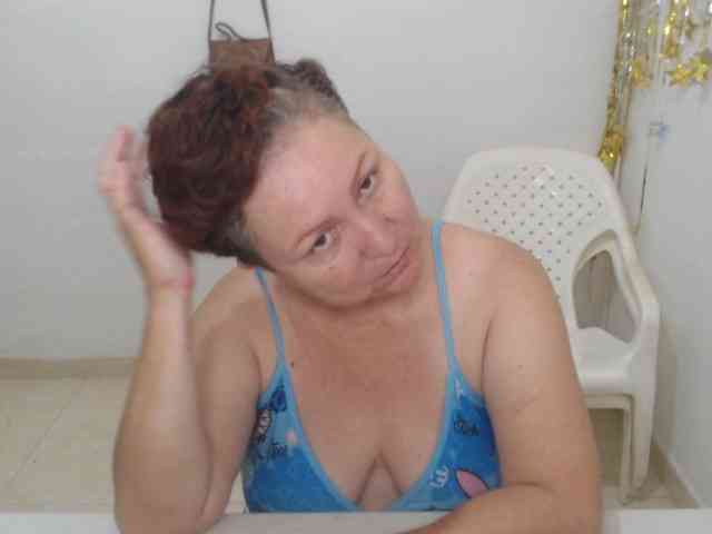 LADYQUEEN520 webcam