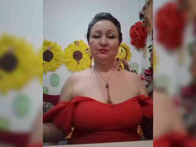 LADYQUEEN520 webcam