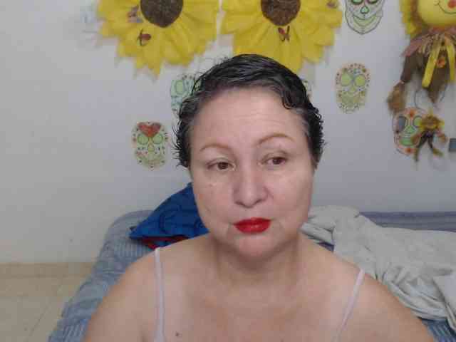 LADYQUEEN520 webcam