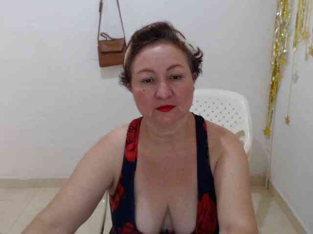 LADYQUEEN520 webcam