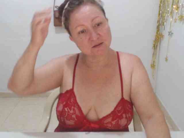 LADYQUEEN520 webcam