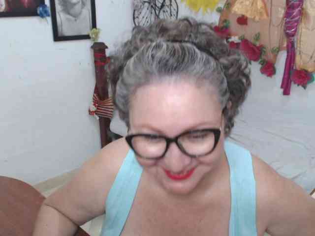 LADYQUEEN520 webcam