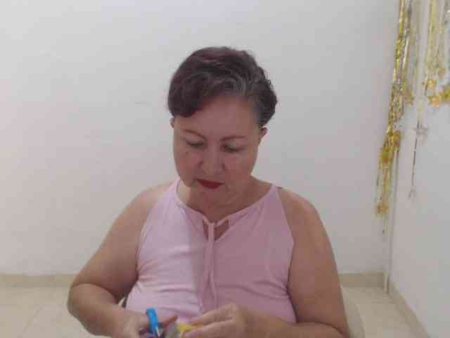 LADYQUEEN520 webcam