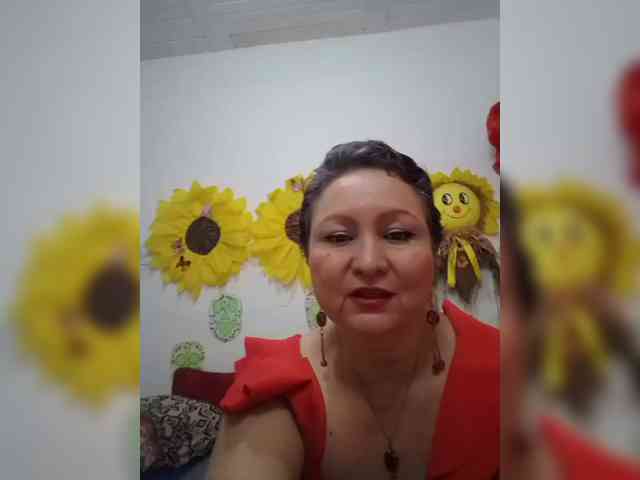 LADYQUEEN520 webcam