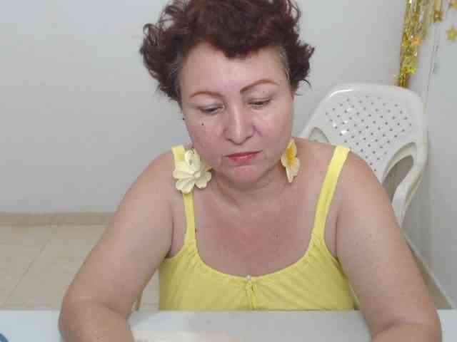 LADYQUEEN520 webcam