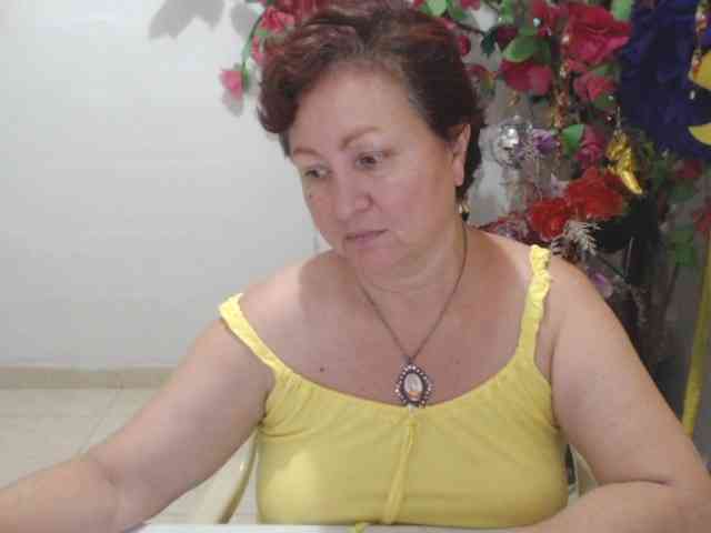 LADYQUEEN520 webcam