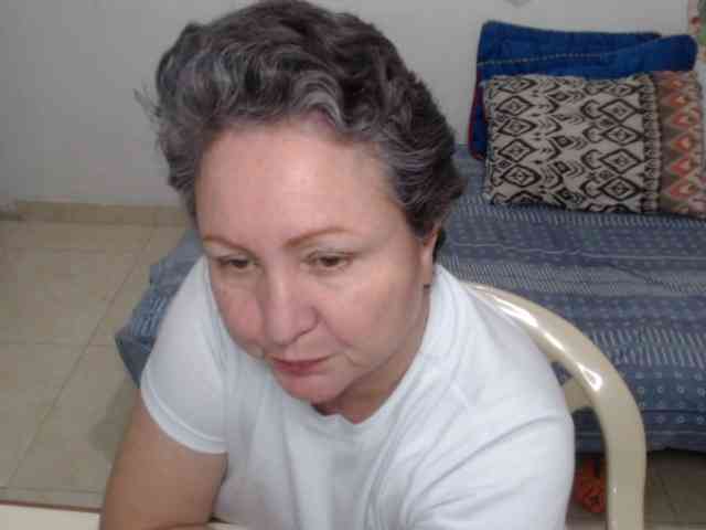 LADYQUEEN520 webcam