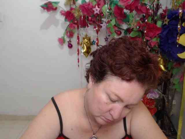 LADYQUEEN520 webcam