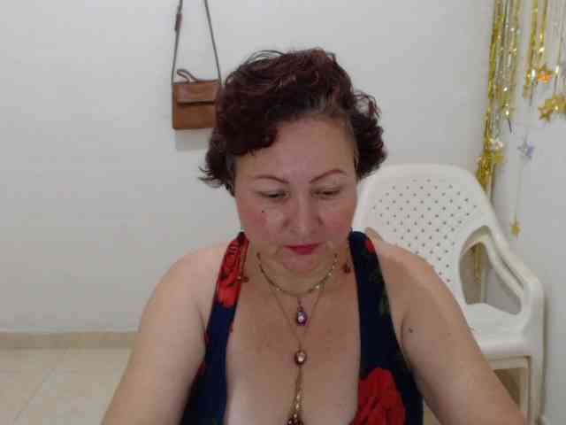 LADYQUEEN520 webcam
