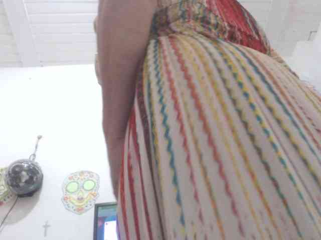 LADYQUEEN520 webcam