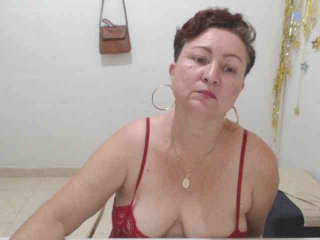 LADYQUEEN520 webcam