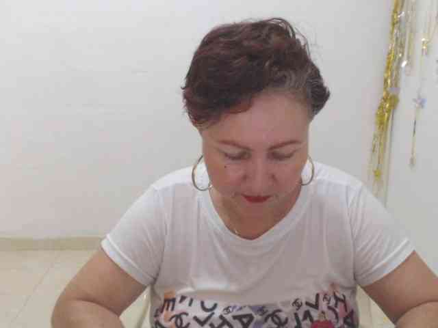 LADYQUEEN520 webcam