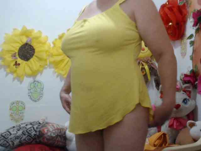 LADYQUEEN520 webcam