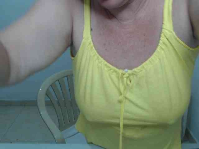 LADYQUEEN520 webcam