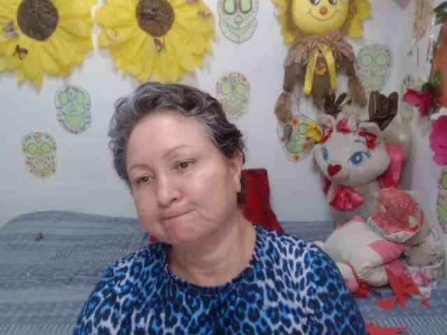 LADYQUEEN520 LADYQUEEN520