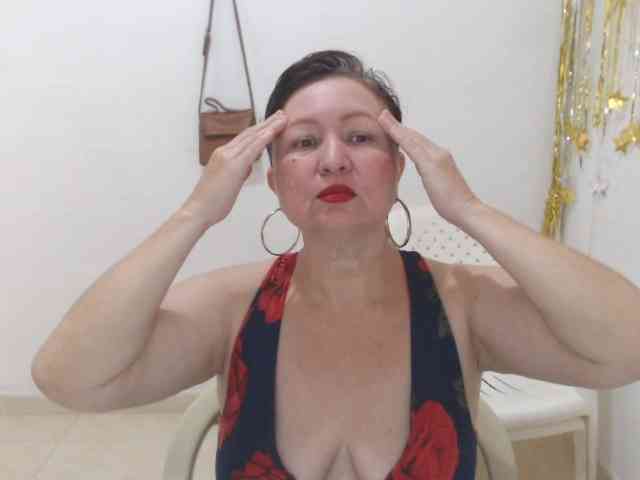 LADYQUEEN520 webcam