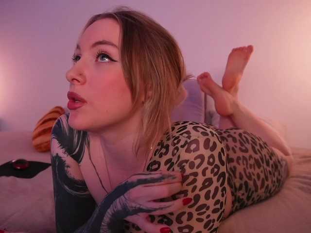 TouchMyAss's BongaCams show and profile