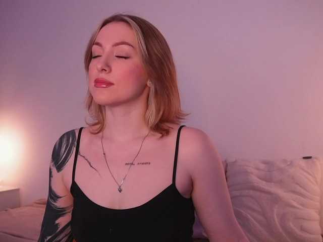 TouchMyAss's BongaCams show and profile