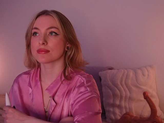 TouchMyAss's BongaCams show and profile